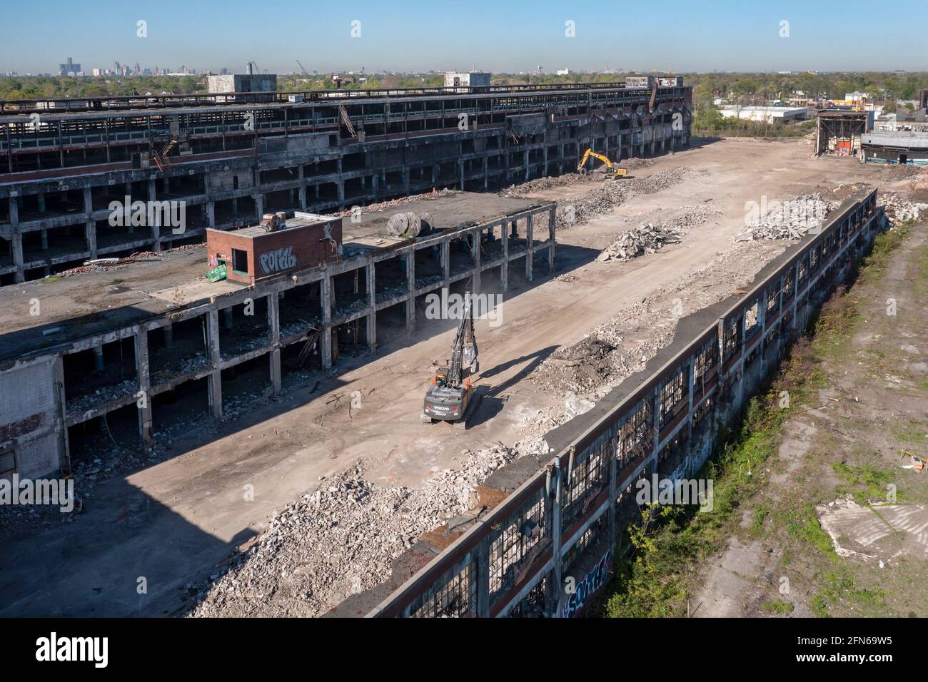 Detroit, Michigan - démolition de l'usine d'emboutissage Cadillac, vieille de près de 100 ans, qui est fermée depuis 1987. Une nouvelle usine de fabrication pour Banque D'Images