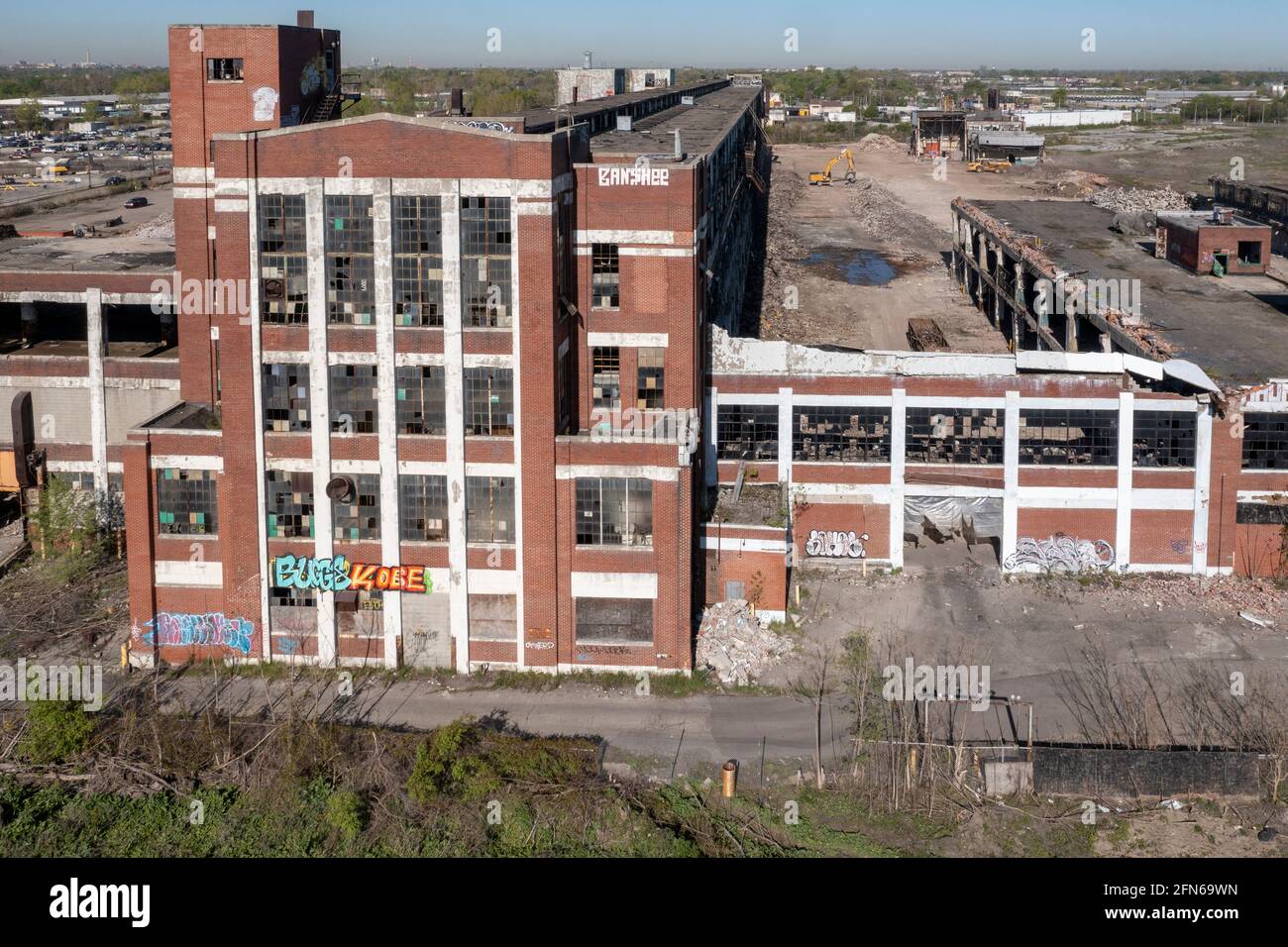 Detroit, Michigan - démolition de l'usine d'emboutissage Cadillac, vieille de près de 100 ans, qui est fermée depuis 1987. Une nouvelle usine de fabrication pour Banque D'Images