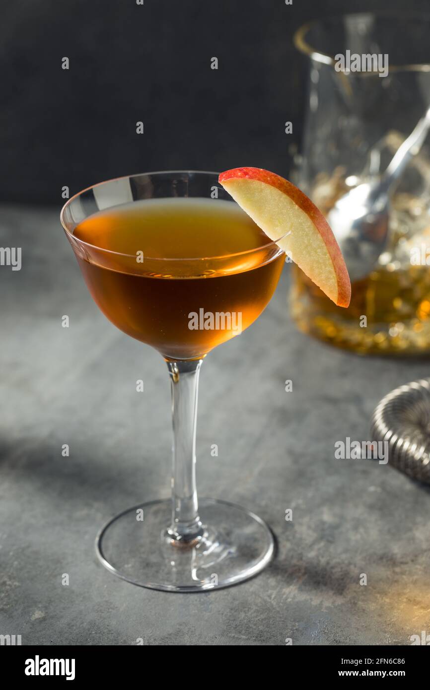 Cocktail visage Ange rafraîchissant avec Gin et Calvados Banque D'Images