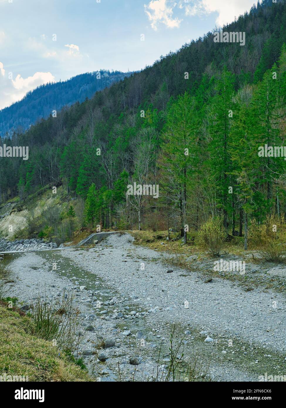 Paysage fluvial dans les montagnes du Salzkammergut Banque D'Images