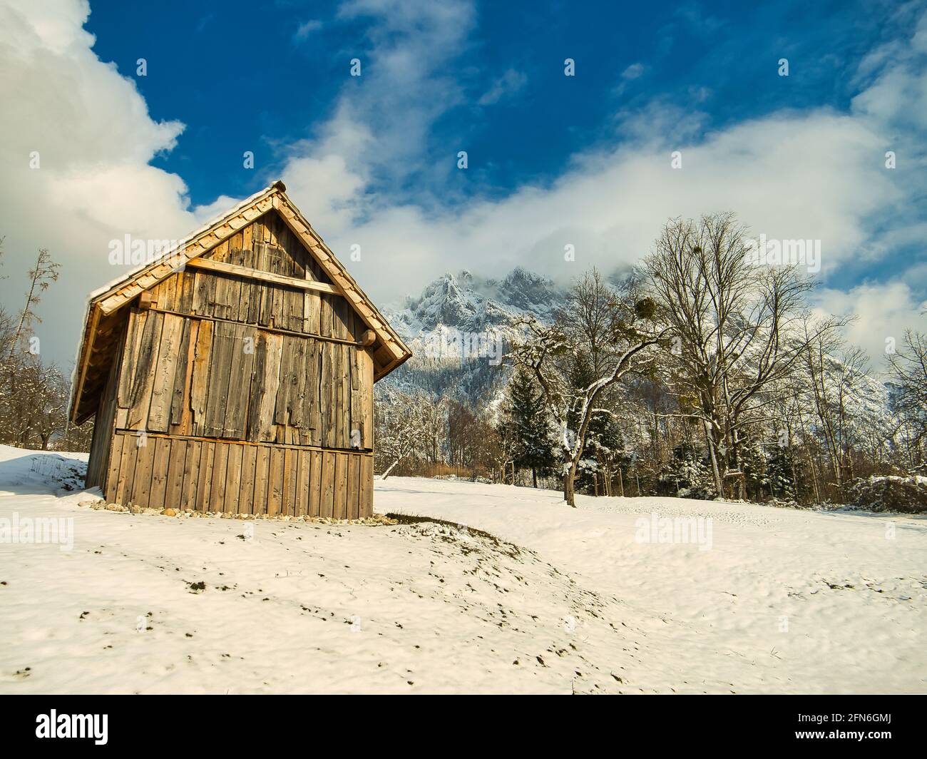 Après-midi d'hiver sur la rive du lac Traunsee Banque D'Images