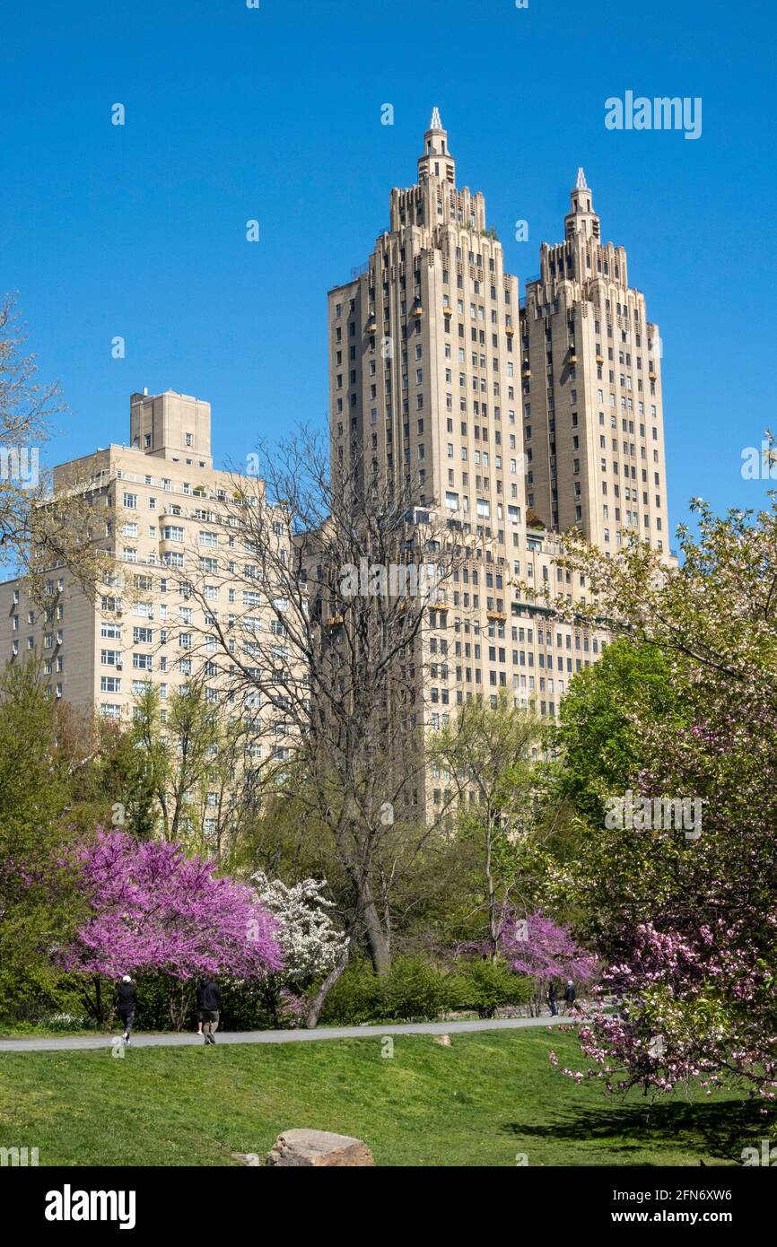 L'Eldorado au printemps dans Central Park est magnifique, New York City, USA Banque D'Images