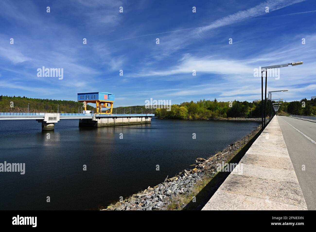 La Dalesice a pompé - stockage de la centrale hydroélectrique sur la rivière Jihlava. Barrage avec paysage en République tchèque Banque D'Images