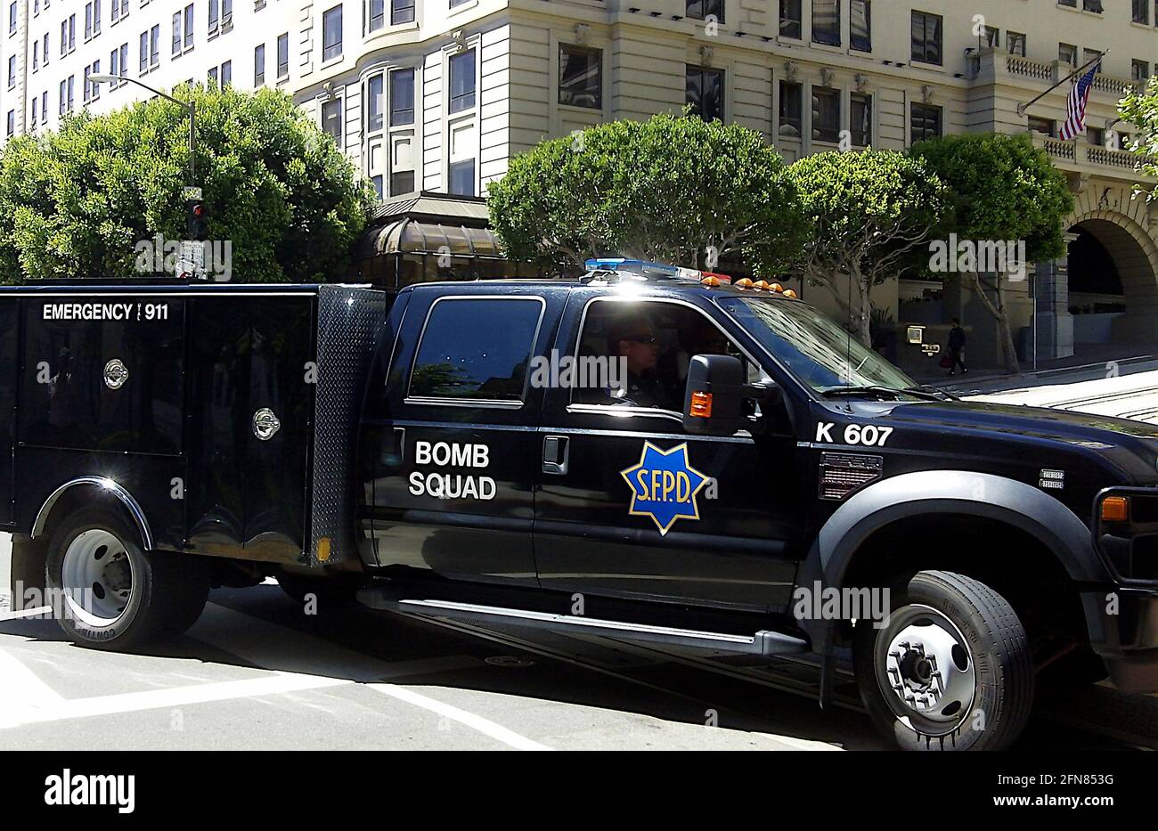 Black SFPD Bomb Squad car sur un appel à San Francisco, Californie Banque D'Images
