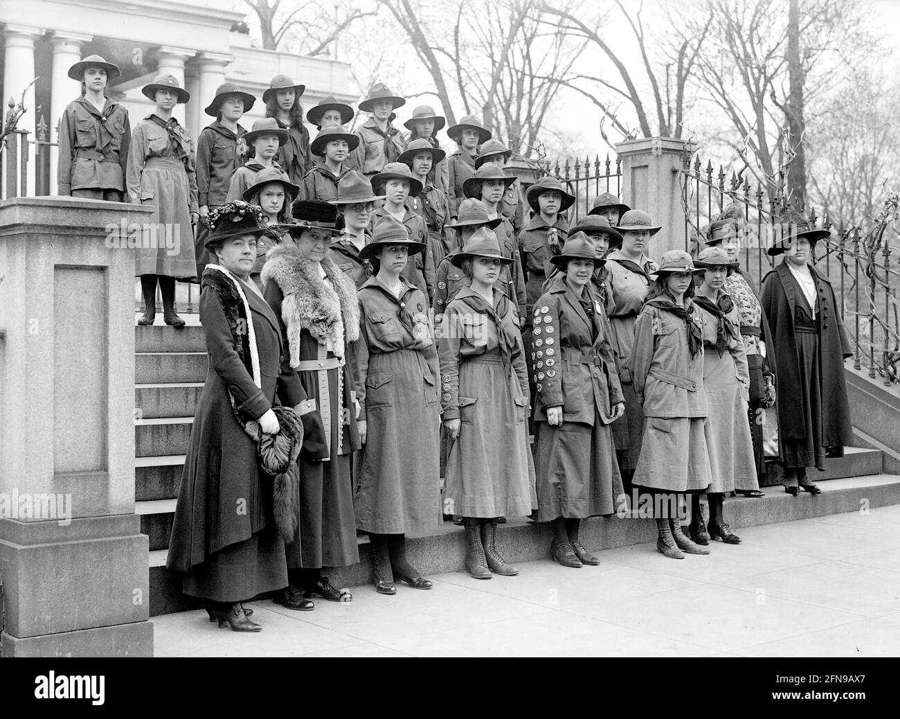 Les scouts de filles à la Maison Blanche, c. 1916 Banque D'Images