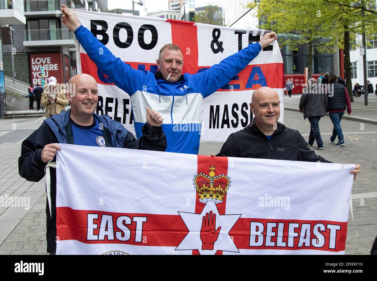 Londres, Royaume-Uni. 15 mai 2021. Les fans de Chelsea et de Leicester arrivent au stade Wembley avant la finale de la coupe FA. Les fans doivent montrer un test de covid négatif avant d'entrer dans le stade. North West London, Royaume-Uni. 15 mai 2021 crédit: Martin Evans/Alay Live News Banque D'Images