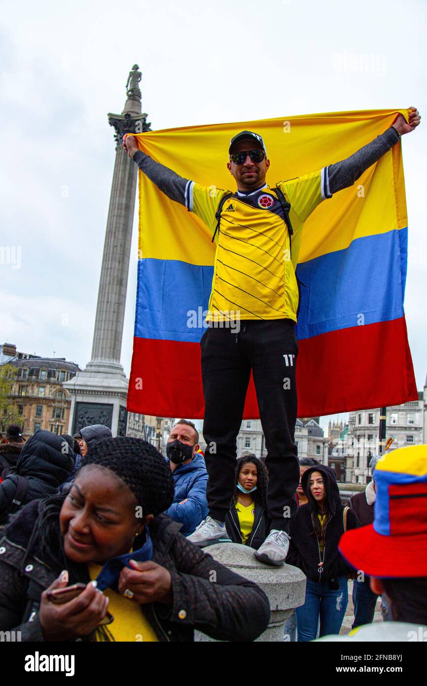Londres, Royaume-Uni - 5 mai 2021 : manifestation colombienne à Trafalgar Square. Banque D'Images