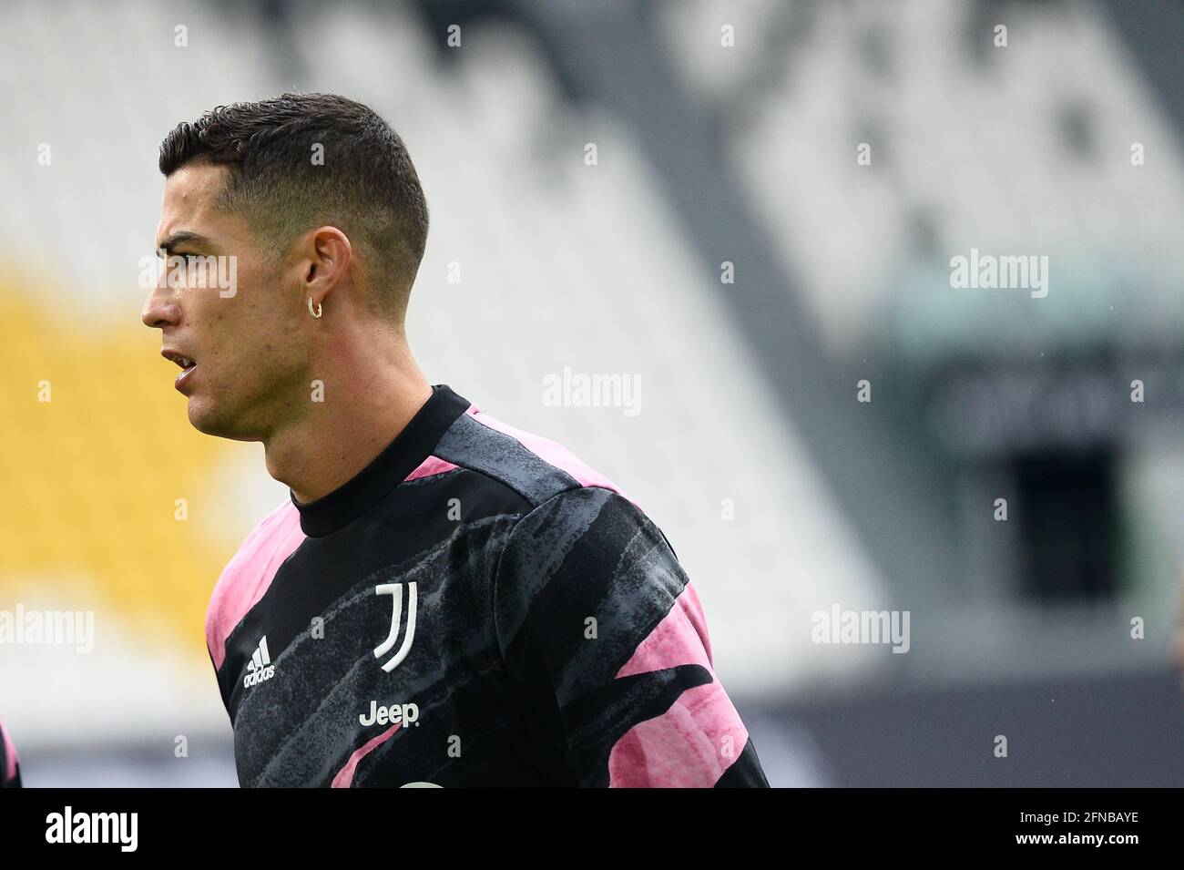 Turin, Italie. 15 mai 2021. Cristiano Ronaldo de Juventus FC lors de la série UN match de football entre Juventus FC et Inter Milan. Les stades sportifs autour de l'Italie restent soumis à des restrictions strictes en raison de la pandémie du coronavirus, car les lois de distanciation sociale du gouvernement interdisent aux fans à l'intérieur des lieux, ce qui entraîne le jeu derrière des portes fermées. Juventus a gagné 3-2 sur Inter Milan (photo par Alberto Gandolfo/Pacific Press) Credit: Pacific Press Media production Corp./Alay Live News Banque D'Images