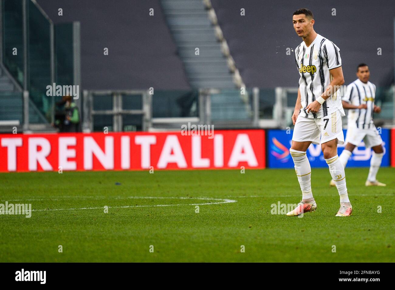 Turin, Italie. 15 mai 2021. Cristiano Ronaldo de Juventus FC lors de la série UN match de football entre Juventus FC et Inter Milan. Les stades sportifs autour de l'Italie restent soumis à des restrictions strictes en raison de la pandémie du coronavirus, car les lois de distanciation sociale du gouvernement interdisent aux fans à l'intérieur des lieux, ce qui entraîne le jeu derrière des portes fermées. Juventus a gagné 3-2 sur Inter Milan (photo par Alberto Gandolfo/Pacific Press) Credit: Pacific Press Media production Corp./Alay Live News Banque D'Images
