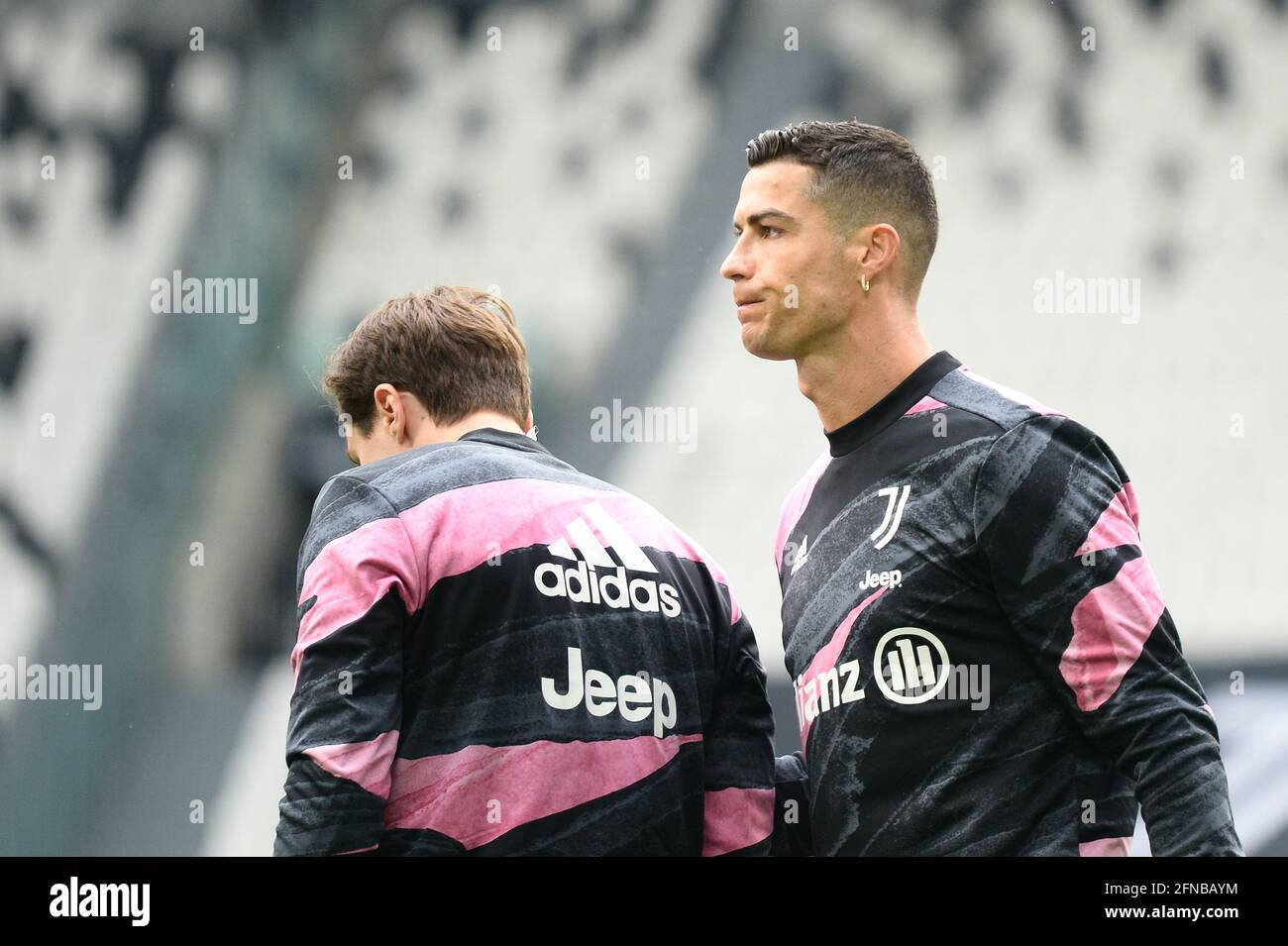 Turin, Italie. 15 mai 2021. Cristiano Ronaldo de Juventus FC lors de la série UN match de football entre Juventus FC et Inter Milan. Les stades sportifs autour de l'Italie restent soumis à des restrictions strictes en raison de la pandémie du coronavirus, car les lois de distanciation sociale du gouvernement interdisent aux fans à l'intérieur des lieux, ce qui entraîne le jeu derrière des portes fermées. Juventus a gagné 3-2 sur Inter Milan (photo par Alberto Gandolfo/Pacific Press) Credit: Pacific Press Media production Corp./Alay Live News Banque D'Images