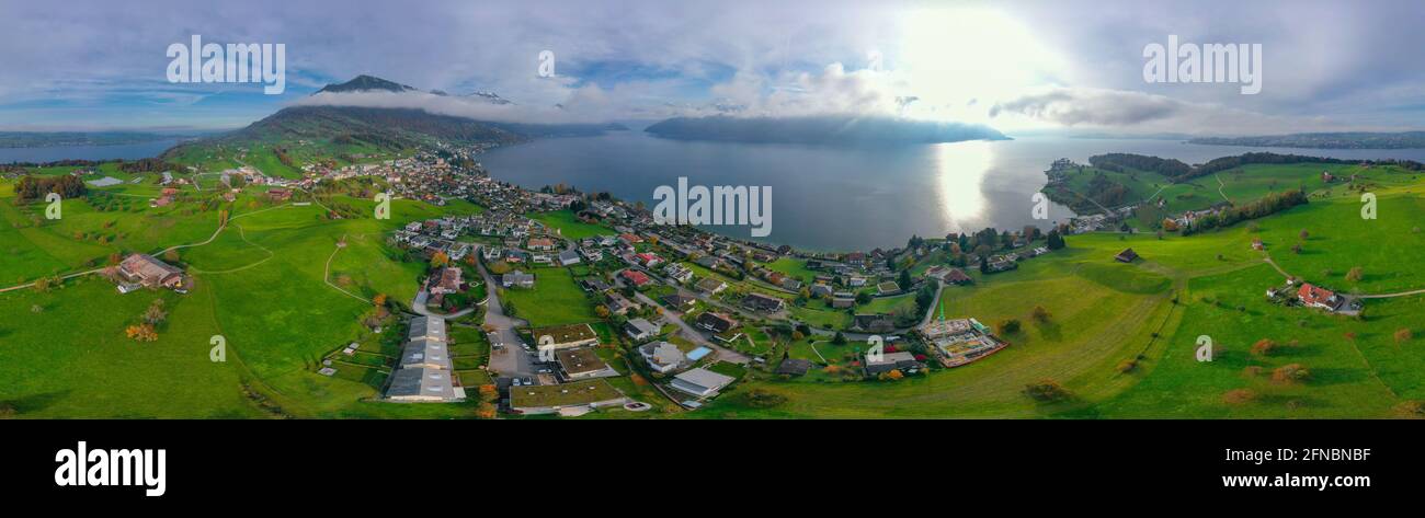 Vue aérienne panoramique. Canton de Lucerne. Weggis. Lac Vierwaldstattersee. Banque D'Images