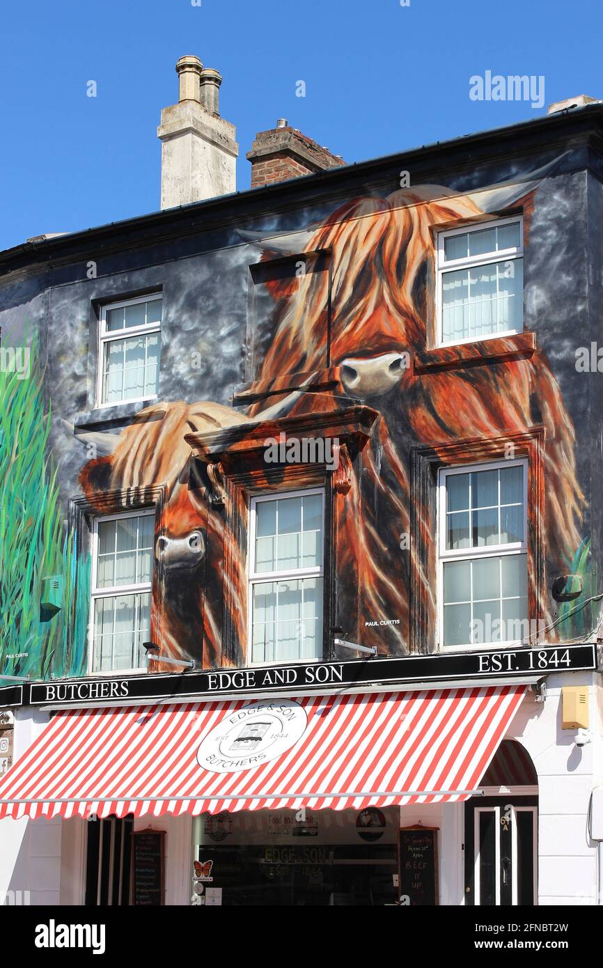 Paul Curtis Artwork Above Edge and Sons Butchers à New Ferry, Wirral, Royaume-Uni Banque D'Images