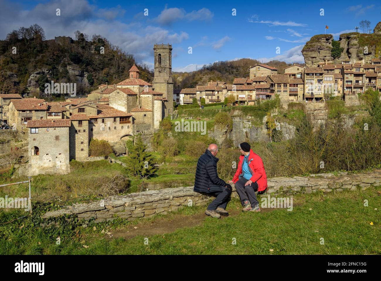 Vues de Rupit depuis l'ermitage de Santa Magdalena (Collsacabra, Catalogne, Espagne) ESP: Vues de Rupit desde la ermita de Santa Magdalena (Espagne) Banque D'Images