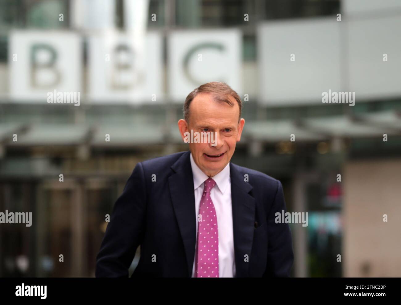 Londres, Angleterre, Royaume-Uni. 16 mai 2021. Andrew MARR, journaliste britannique et animateur de télévision, est vu à l'extérieur de la BBC New Broadcasting House après avoir présenté le Andrew Marr Show. Credit: Tayfun Salci/ZUMA Wire/Alay Live News Banque D'Images