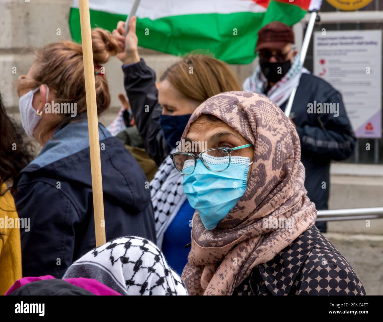 Eastbourne, Royaume-Uni. 16 mai 2021. Les manifestants se réunissent pour soutenir les Palestiniens suite aux réponses militaires d'Israël aux attaques de missiles contre Israël par les militants du Hamas. Credit: Newspics UK South/Alamy Live News Banque D'Images