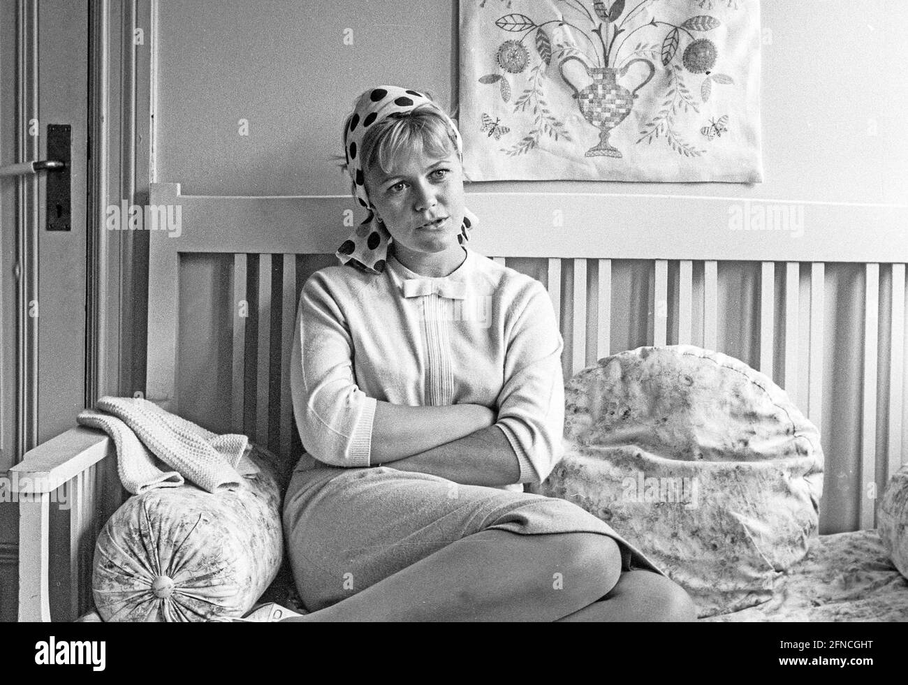 Christina Schollin, actrice suédoise dans sa maison 1965, gustavsberg,värmdö, Banque D'Images