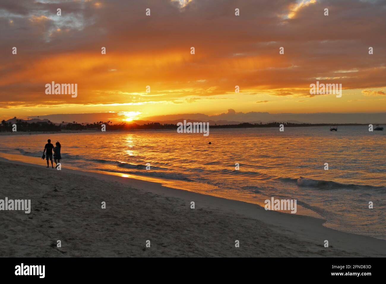Sonnenuntergang in der Dominikanischen Republik BEI Punta Cana/ République dominicaine Banque D'Images