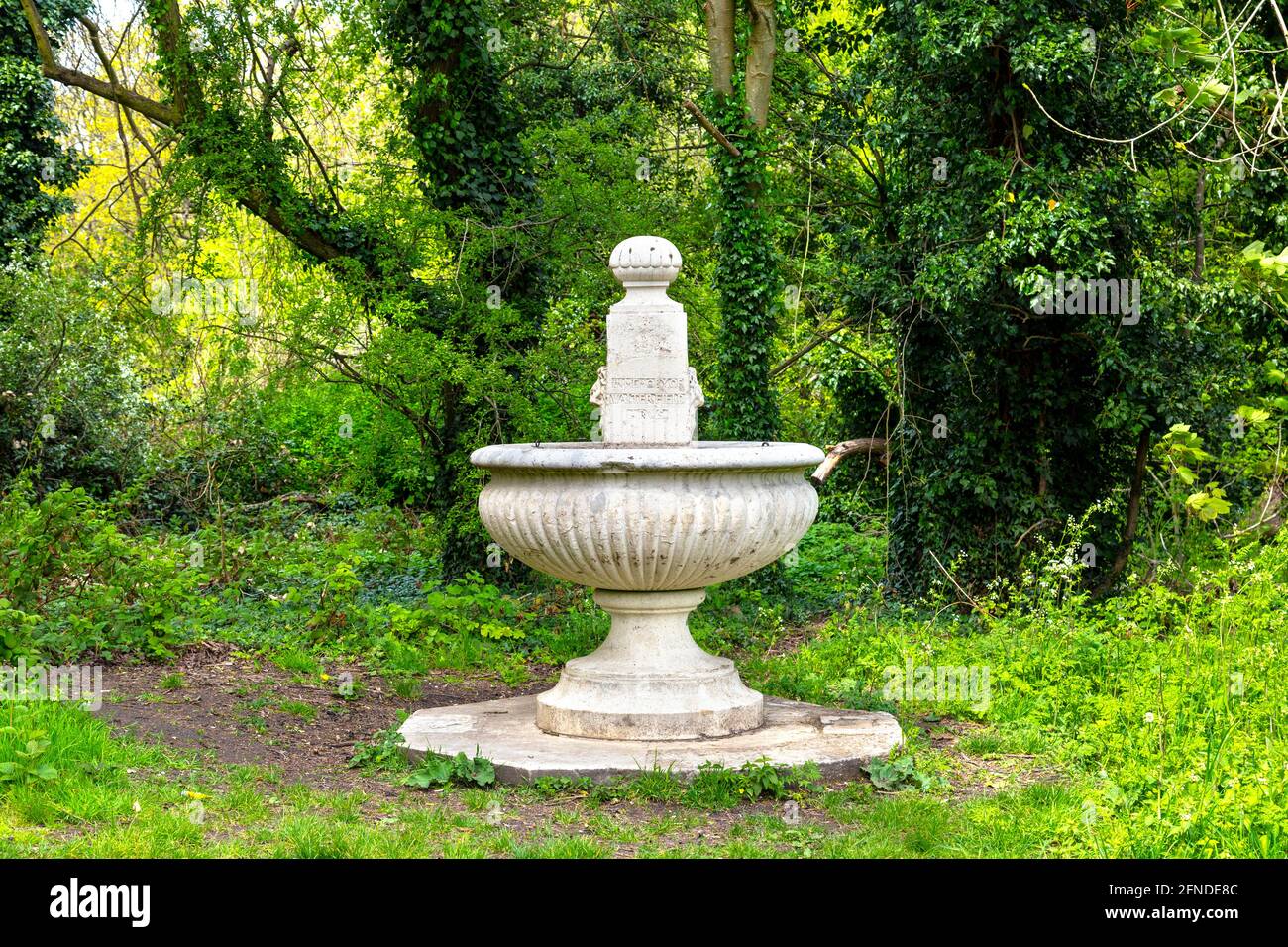 Walter Field Arws Memorial Dadbeup Fountain in the Hampstead Heath extension, Londres, Royaume-Uni Banque D'Images