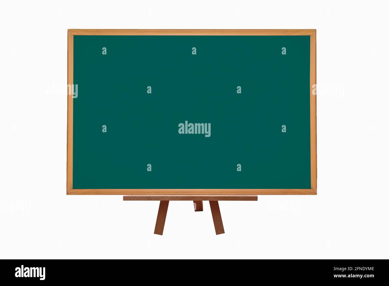 Tableau noir vert avec craie et gomme sur chevalet avec dos au texte de  l'école sur fond isolé Photo Stock - Alamy