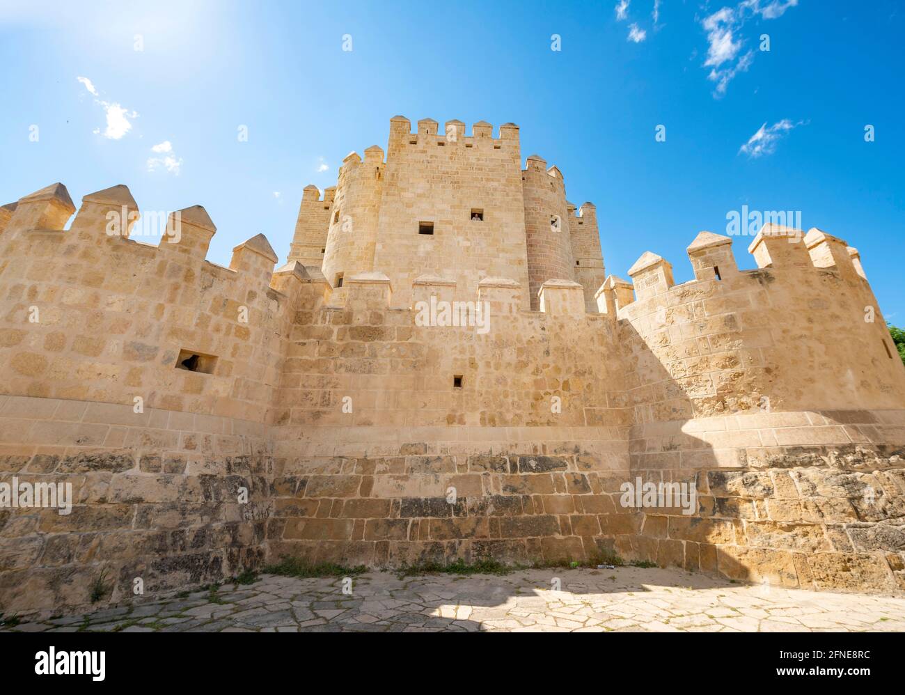 Tour du Puente Romano, pont romain sur Rio Guadalquivir, Cordoue, Andalousie, Espagne Banque D'Images