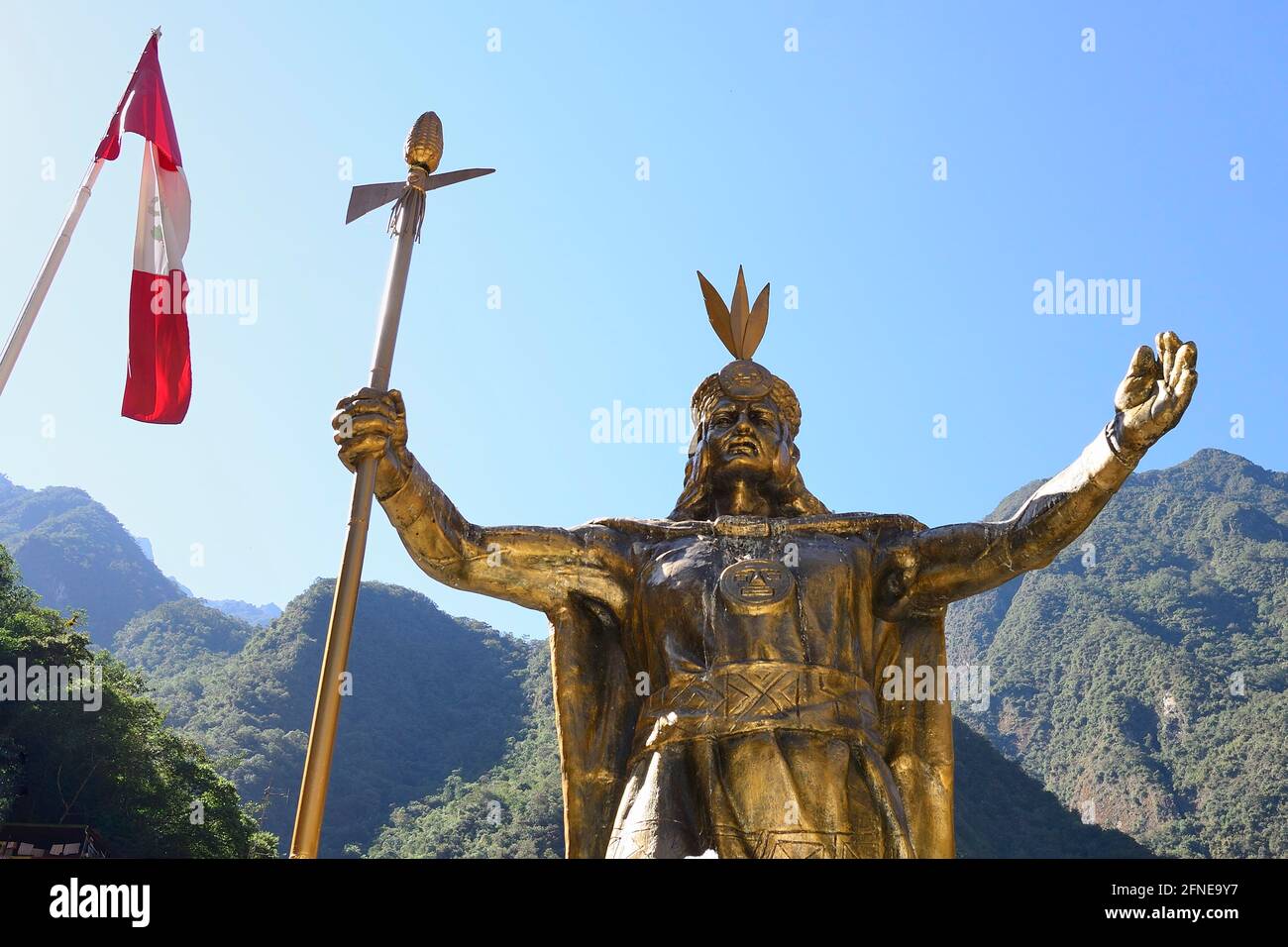 Statue de l'Inca Pachacutec sur la place principale, Aguas Calientes, Machu Picchu, province d'Urubamba, Pérou Banque D'Images