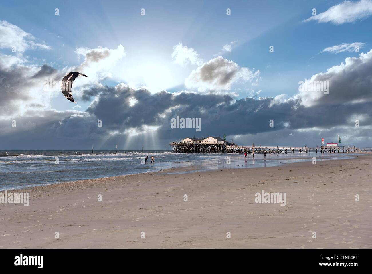 Pieu sur la plage, Sankt Peter-Ording, Frise du Nord, Schleswig-Holstein, Allemagne Banque D'Images