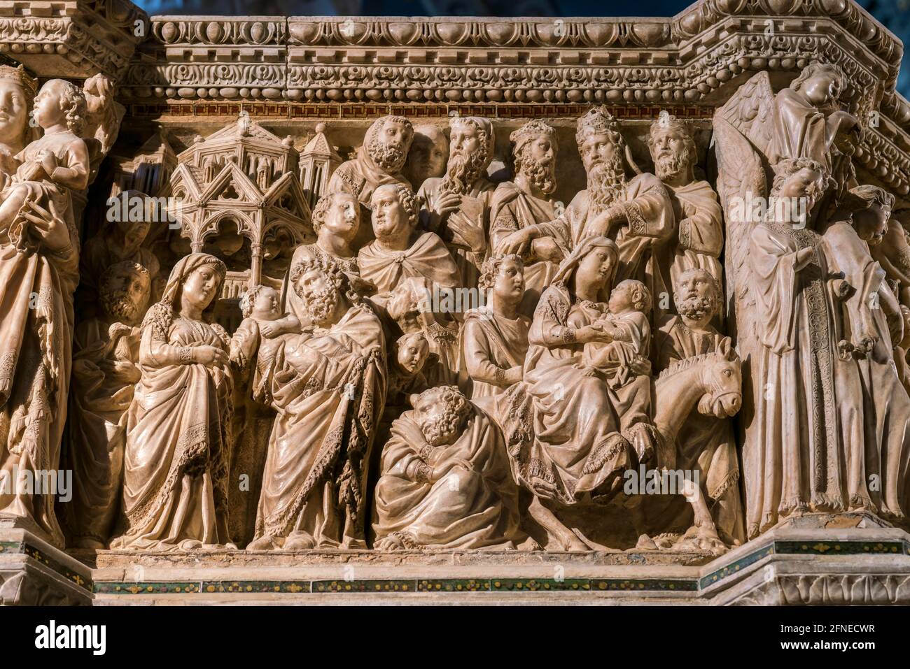 Présentation de Jésus dans le Temple et vol en Égypte, chaire en marbre de détail, 1266-68, sculpteur Nicola Pisano, cathédrale de Sienne, Duomo Santa Maria Banque D'Images