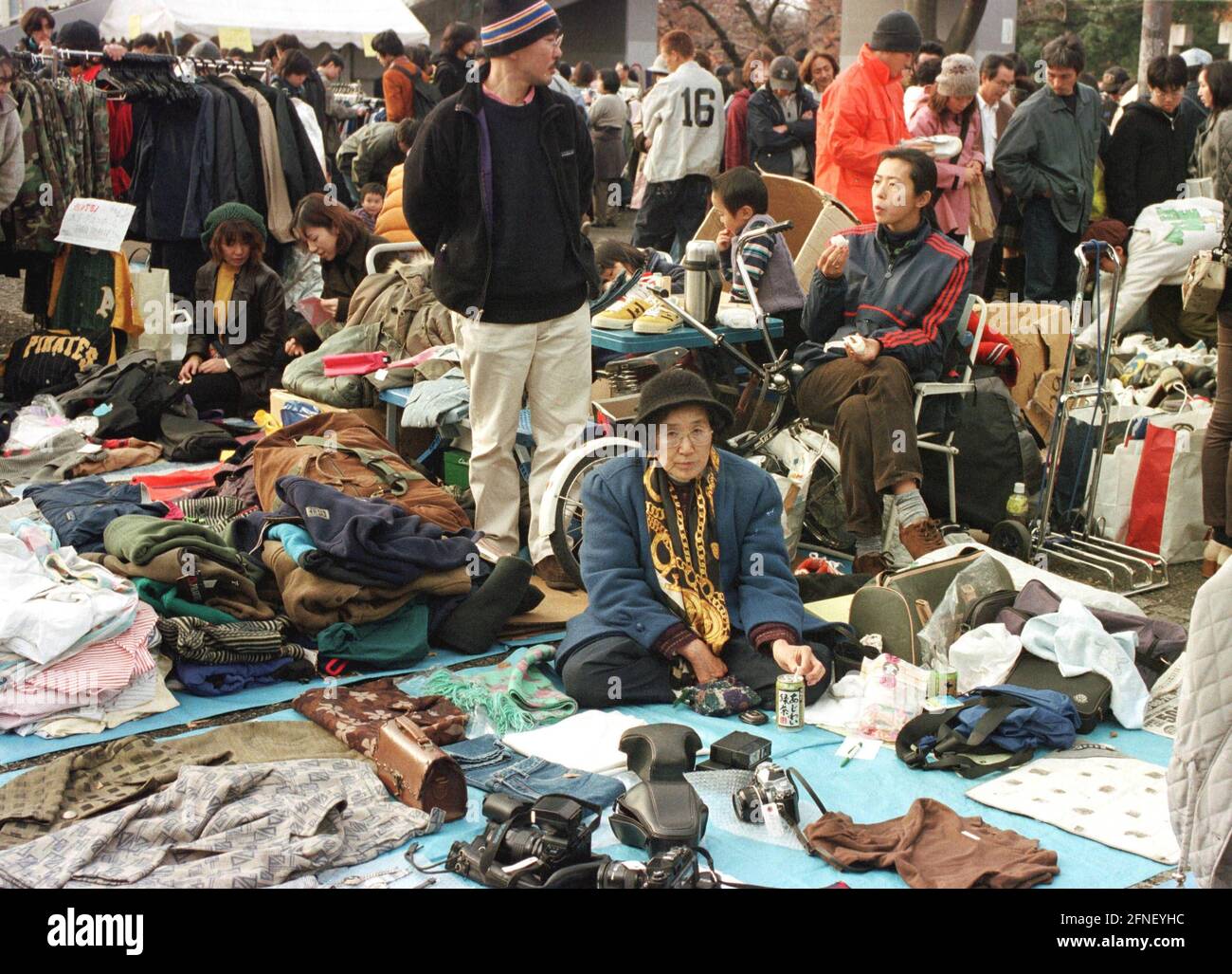 Marché aux puces à Yoyogi Park, Tokyo. [traduction automatique] Banque D'Images