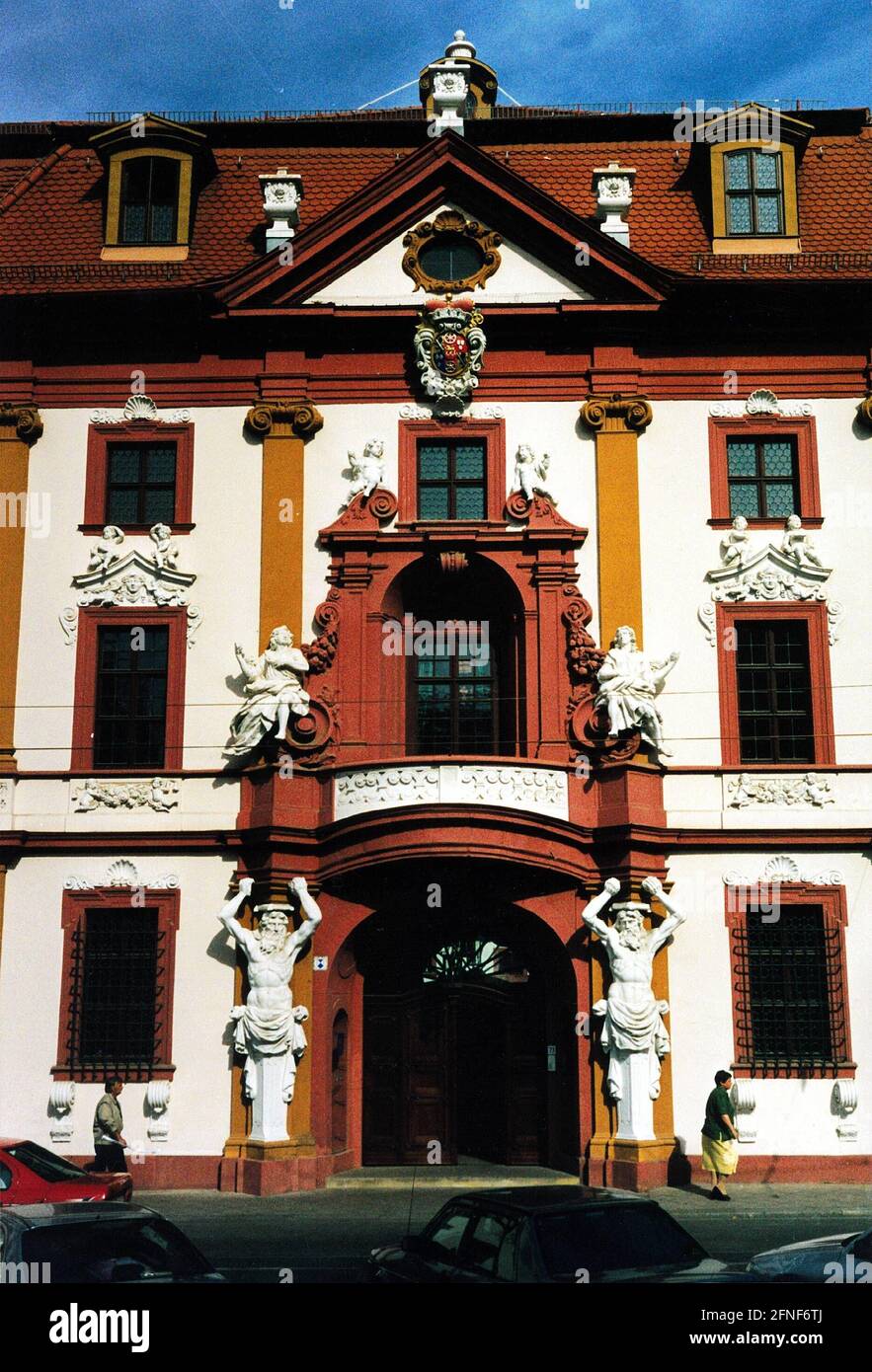 Le magnifique palais baroque d'Erfurt abrite la Chancellerie d'État de Thuringe. [traduction automatique] Banque D'Images