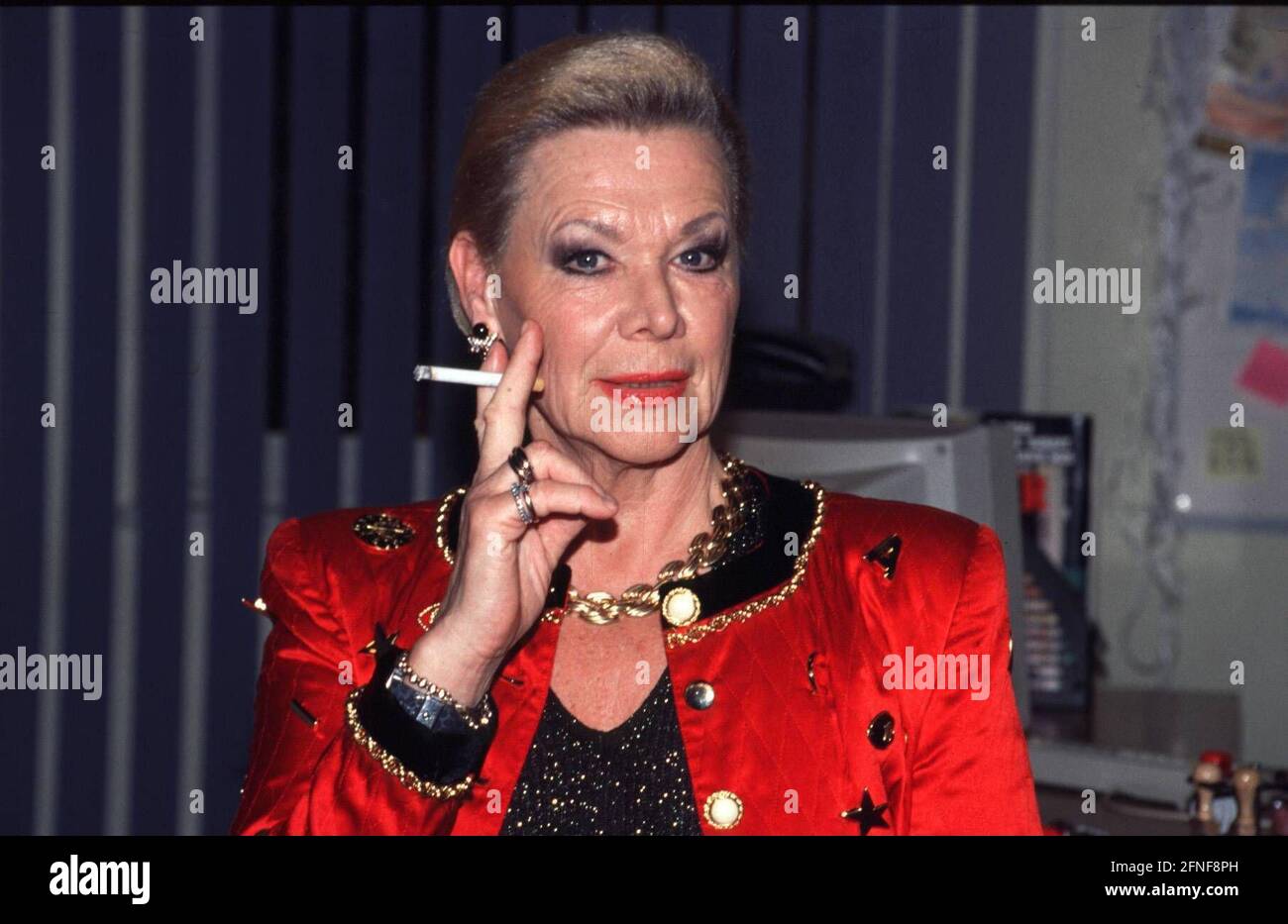 Date De L Enregistrement 05 02 1998 L Actrice Ingrid Van Bergen Fete Son 70e Anniversaire Le 15 Juin 01 Dans Les Annees 60 Elle Etait Une Star Rosen Fur Den Staatsanwalt En 1977 Elle A Date De L Enregistrement 05 02 1998 L Actrice Ingrid Van Bergen Fete Son 70e Anniversaire Le 15 Juin 01 Dans Les Annees 60 Elle Etait Une Star Rosen Fur Den Staatsanwalt En 1977 Elle A