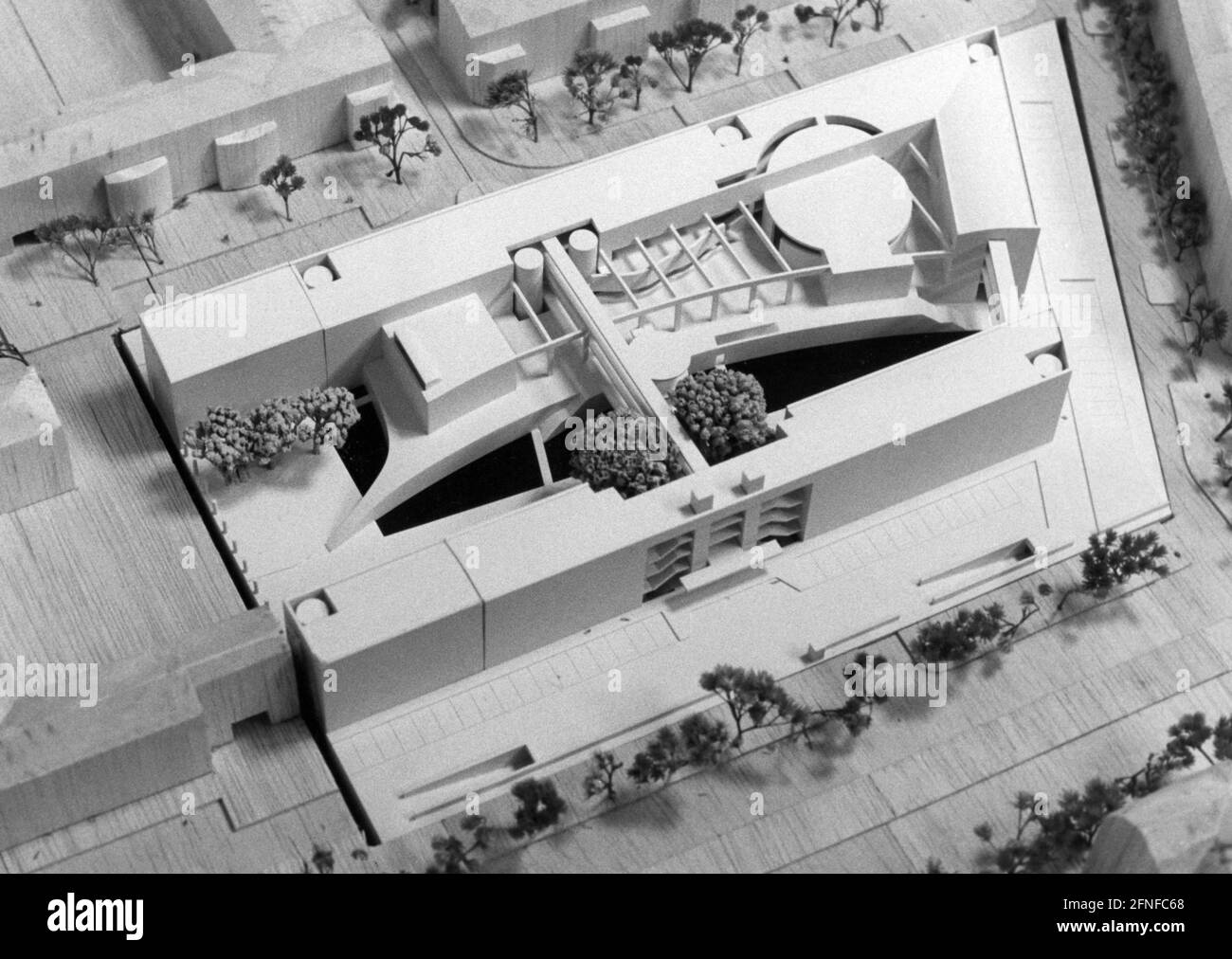 Le modèle du nouvel Institut Goethe est présenté à Munich. En particulier, les conceptions de toit sont examinées. [traduction automatique] Banque D'Images