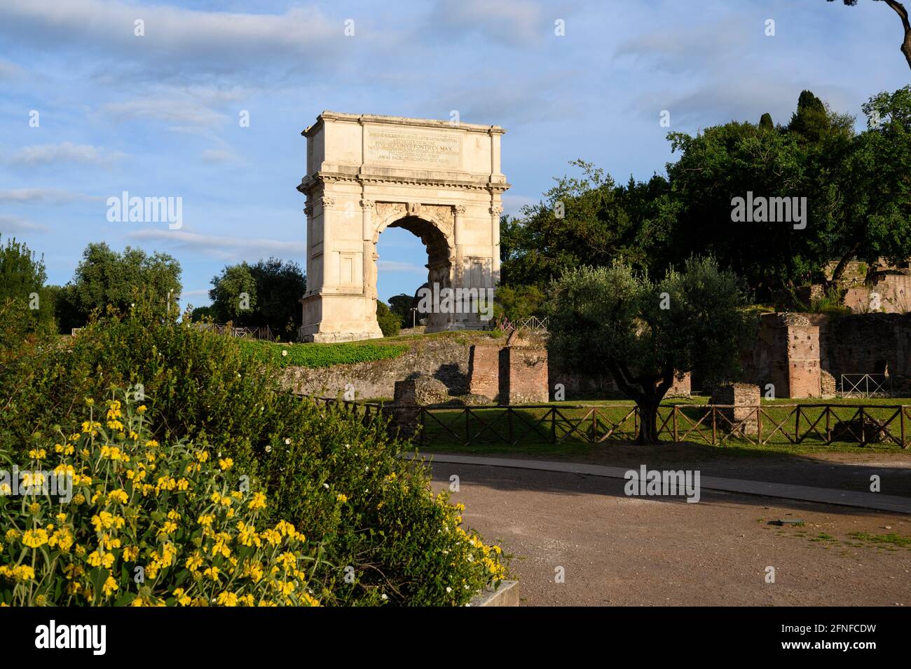 Rome. Italie. L'Arc de Titus (Arco di Tito) 1er C AD, sur la via Sacra du Forum romain. Construit par l'empereur romain Domitian pour commémorer son Banque D'Images