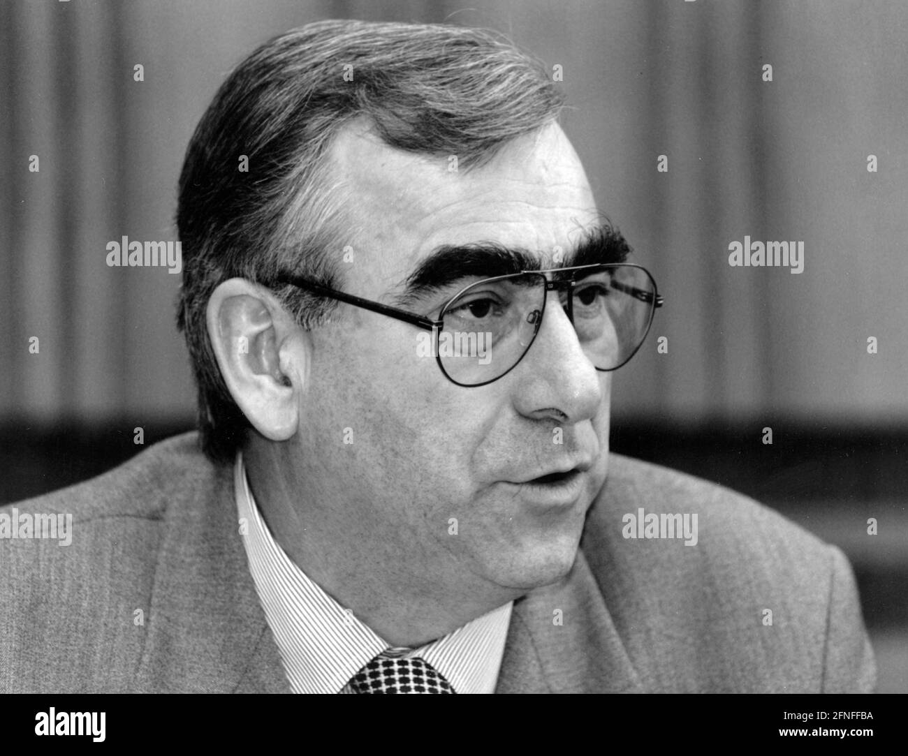 Le ministre fédéral des Finances et le président du CSU, le Dr Theodor Waigel, ont eu une conversation. [traduction automatique] Banque D'Images