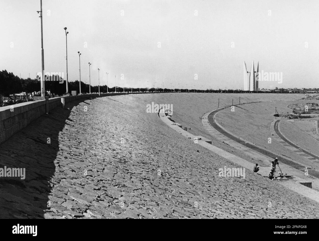 Photo du barrage d'Assouan dans le sud de l'Égypte près de la ville d'Assouan. Il digue le Nil pour former l'immense lac Nasser, qui s'étend au Soudan. Photo non datée. [traduction automatique] Banque D'Images