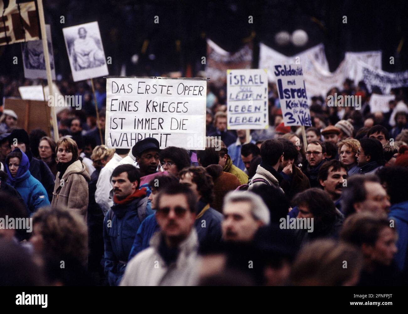 DEU , ALLEMAGNE : démonstration contre la guerre du Golfe pour la libération du Koweït / Démo paix , janvier 1991 [traduction automatique] Banque D'Images