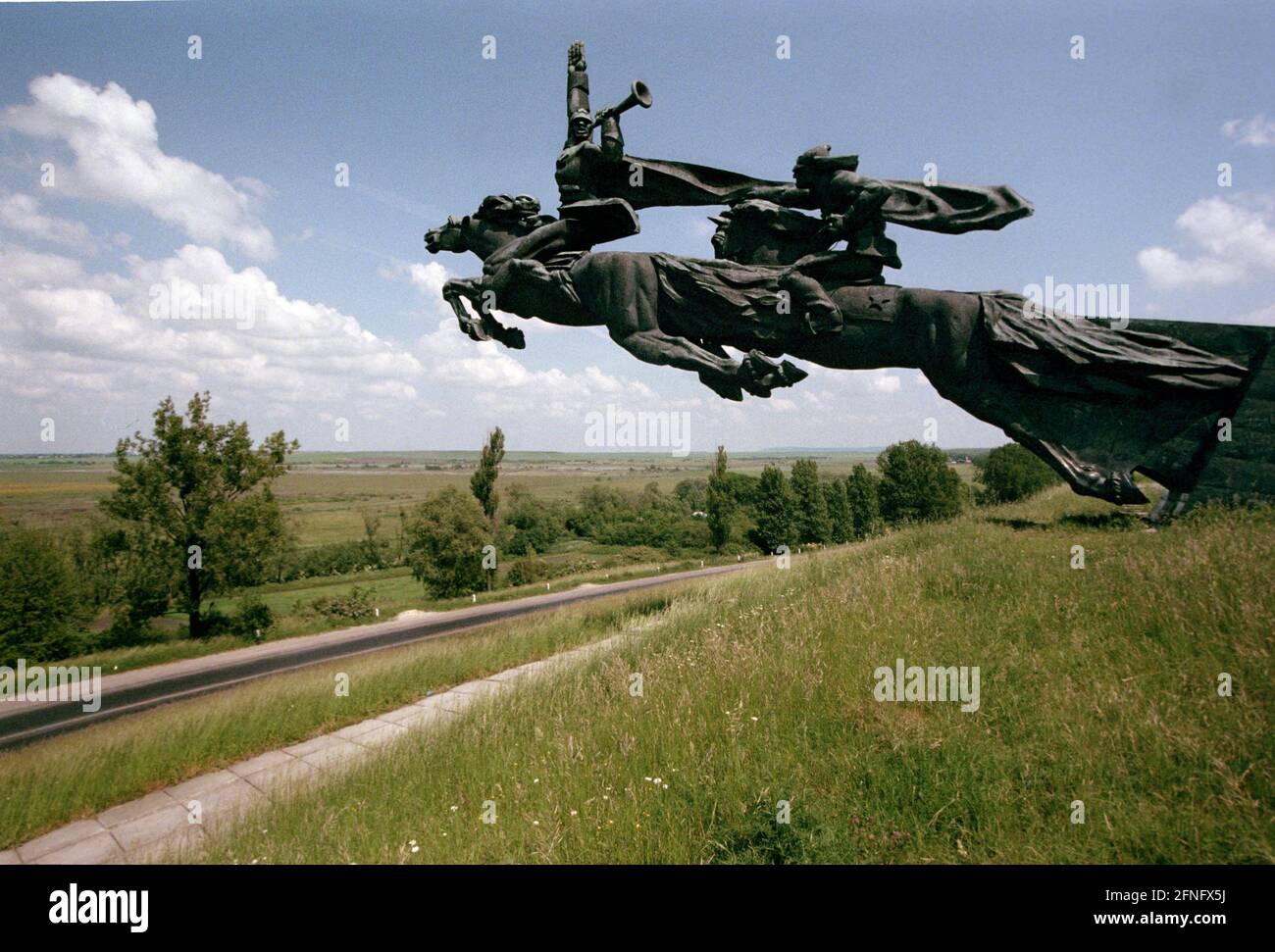 Ukraine / Histoire / socialisme / 1998 Monument de la cavalerie soviétique général Budjonny, qui a envahi la Pologne avec ses escadrons pendant la période révolutionnaire après 1918. Il est arrivé jusqu'à Varsovie. Un monument kstaliniste bombastique près de Lemberg le rappelle. // guerre / soldats / stalinisme / 1918 / [traduction automatique] Banque D'Images