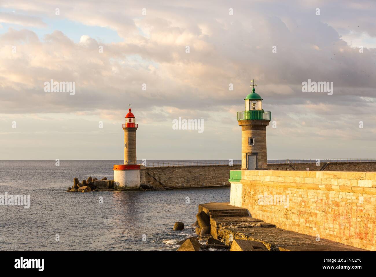 Le port et la ville de Bastia, Corse, à l'aube Banque D'Images