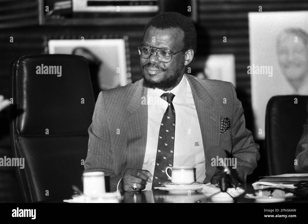 Afrique du Sud, le Cap, septembre 1994. Archive no: 04-70-24 Mangoguthu Gatsha Buthelezi est un homme politique sud-africain. Il est le chef du Zulu Inkatha Freedom Party (IFP), qu'il a fondé en 1975, et a été ministre sud-africain de l'intérieur de 1994 à 2004. [traduction automatique] Banque D'Images