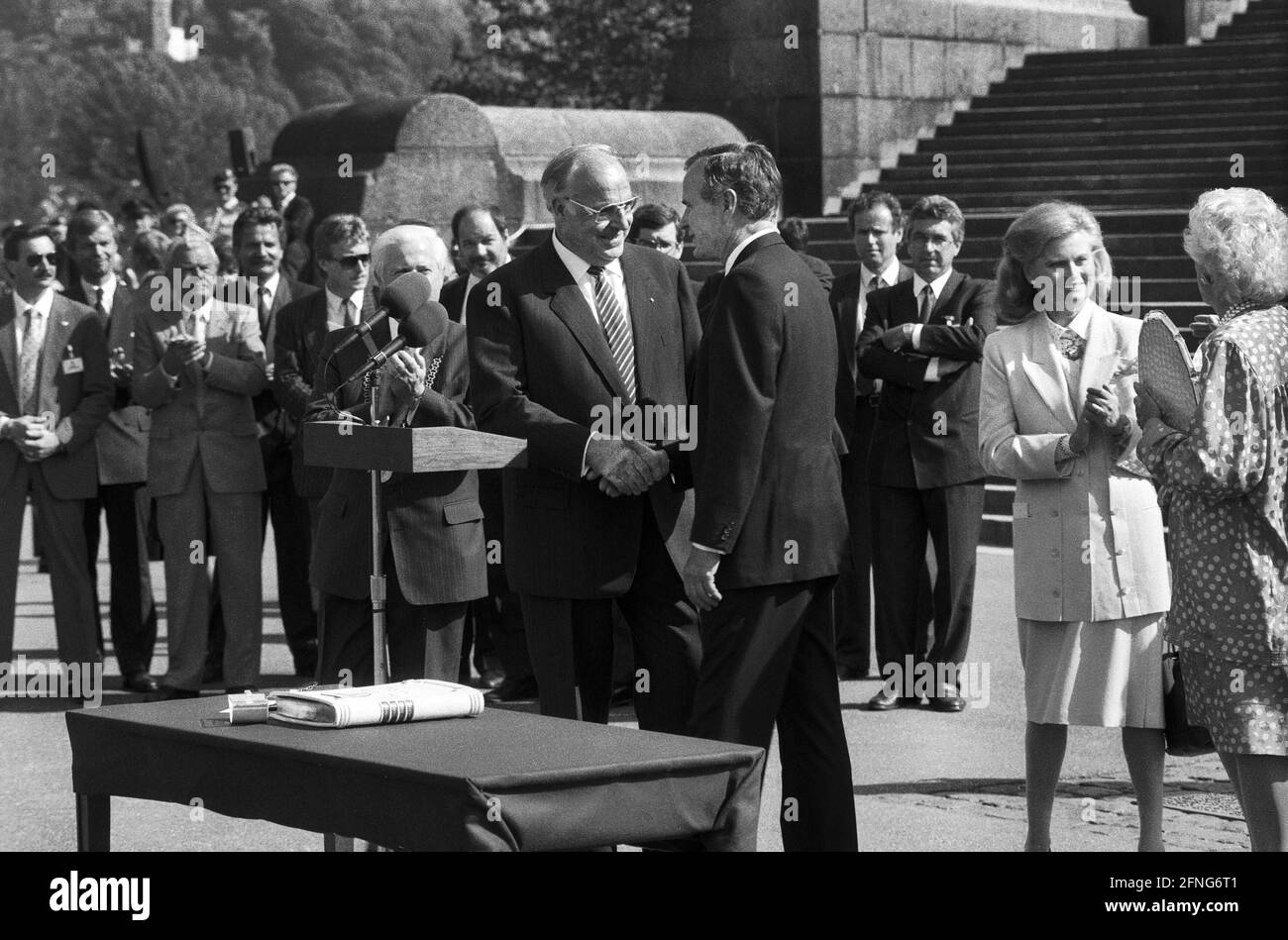 Allemagne, Koblenz, 30.05.1989 Archive No.: 06-69-17 visite du Président américain photo: De gauche à droite: Helmut Kohl, Hannelore Kohl, George H. W. Bush et Barbara Bush, à Koblenz [traduction automatique] Banque D'Images