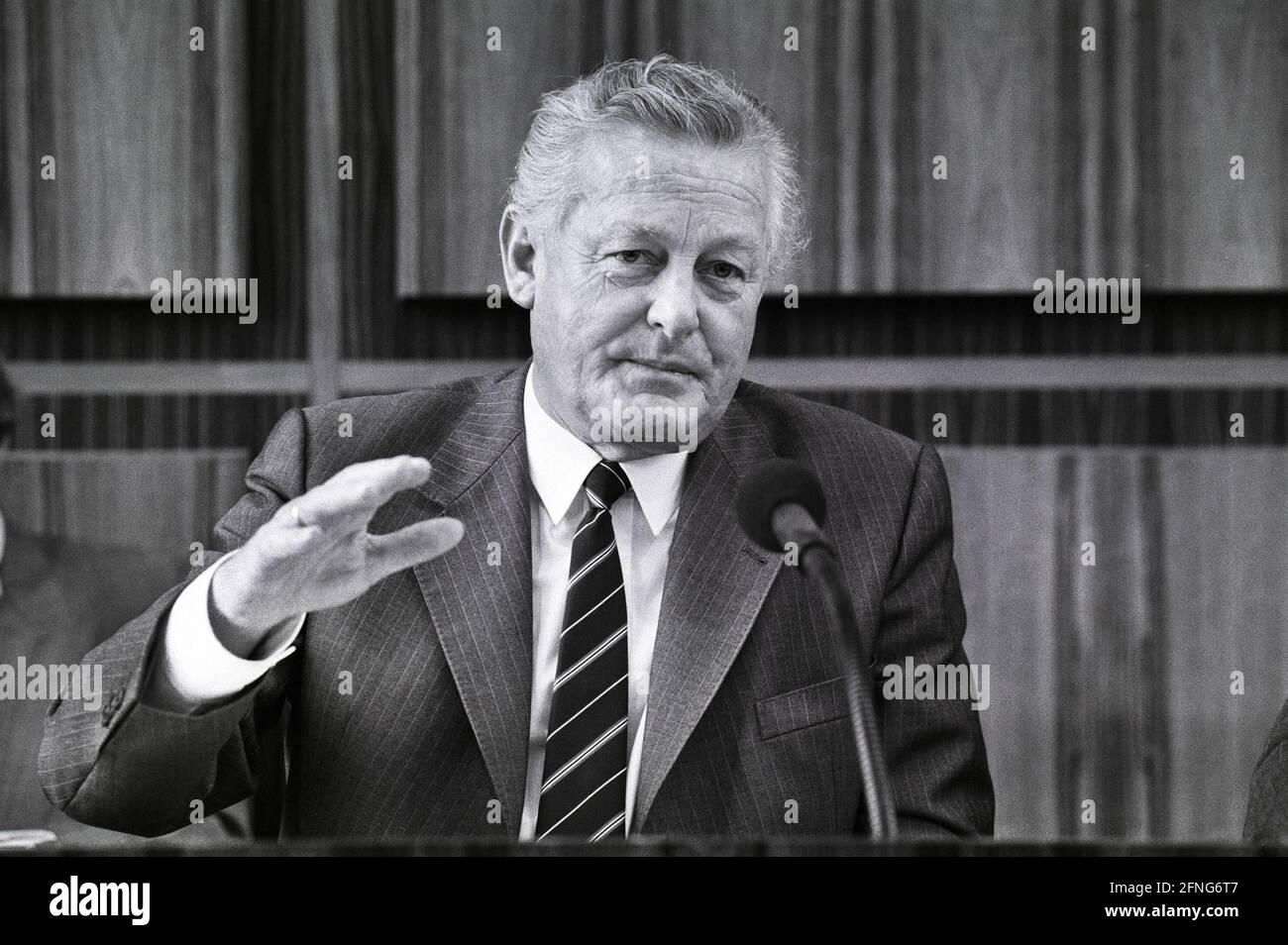 Conférence de presse fédérale avec Max Streibl. [traduction automatique] Banque D'Images