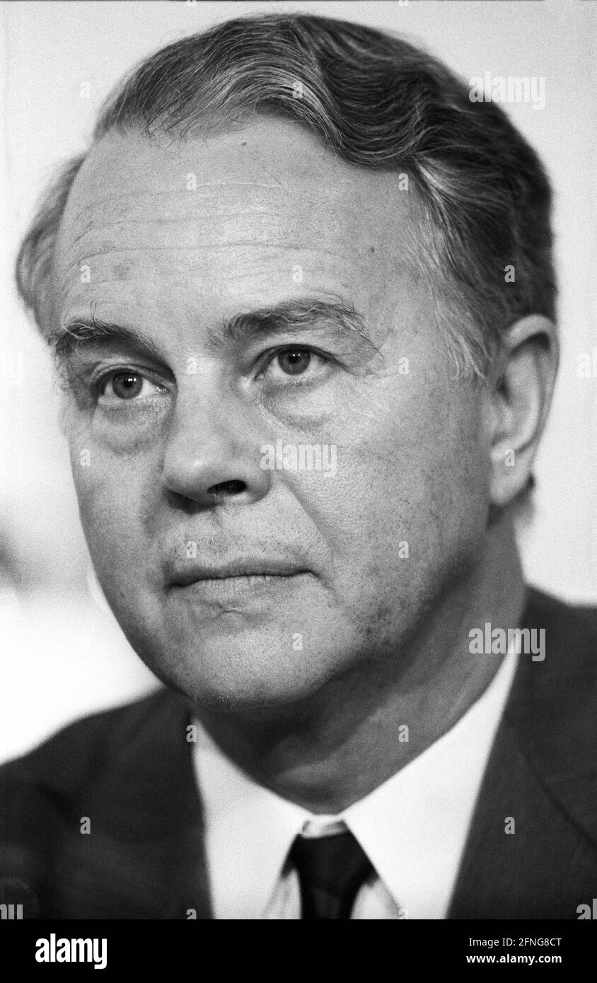 Allemagne, Hanovre, 13.10.1989. Archive No: 09-62-35 CDU-Landesparteitag-Niedersachsen photo: Ernst Albrecht, Ministre Président de Basse-Saxe [traduction automatique] Banque D'Images