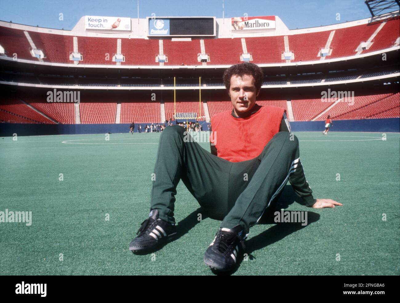 Franz Beckenbauer, lors de son transfert à Cosmos New York, au stade Giants. 30.09.1977. [traduction automatique] Banque D'Images