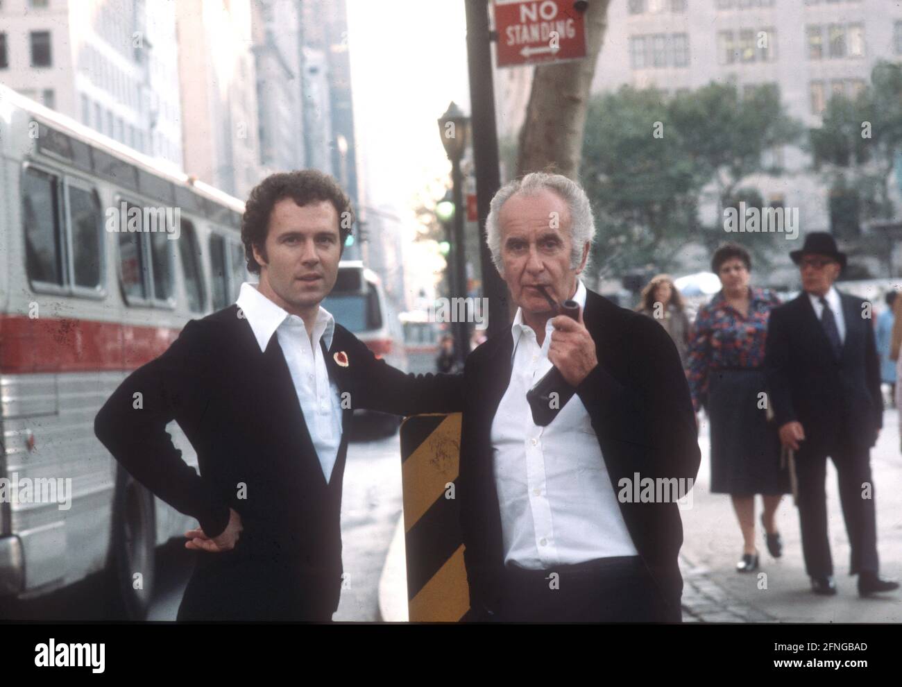 Franz Beckenbauer, à l'occasion de son transfert à Cosmos New York, visite Manhattan 30.09.1977. U.B.: Franz Beckenbauer avec le directeur Robert Schwan. [traduction automatique] Banque D'Images