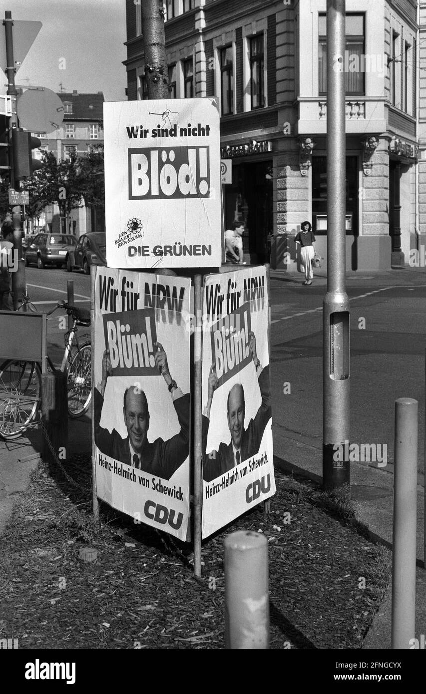 Allemagne, Bonn, 02.05.1990 Archive-No.: 15-62-13 NRW State Election photo: Affiches électorales de la CDU et des Verts [traduction automatique] Banque D'Images
