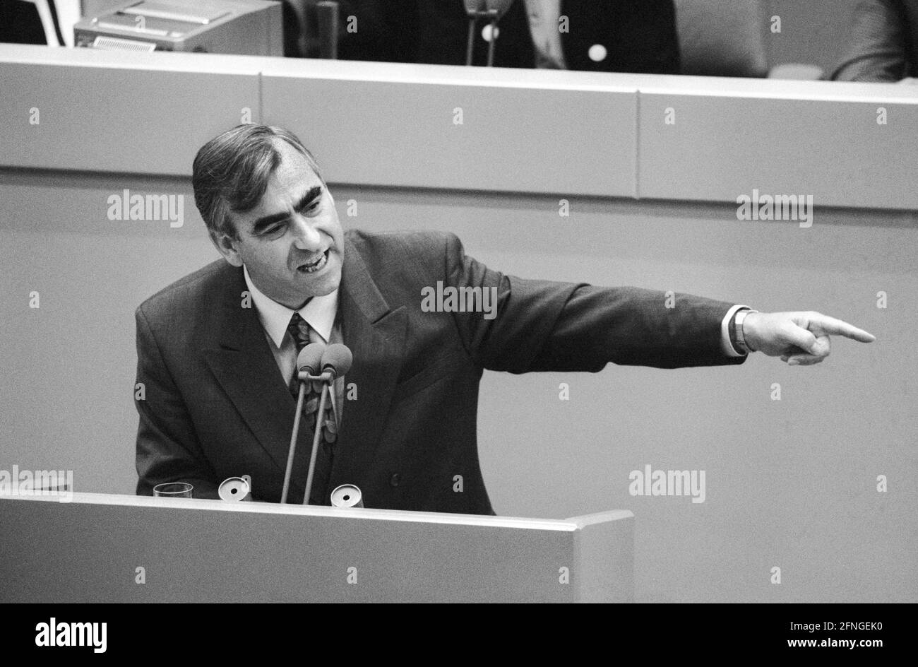 Allemagne, Bonn, 09.08.1990 Archive-No.: 19-06-21 débat au Bundestag: Unité allemande photo: Theo Waigel, CSU [traduction automatique] Banque D'Images