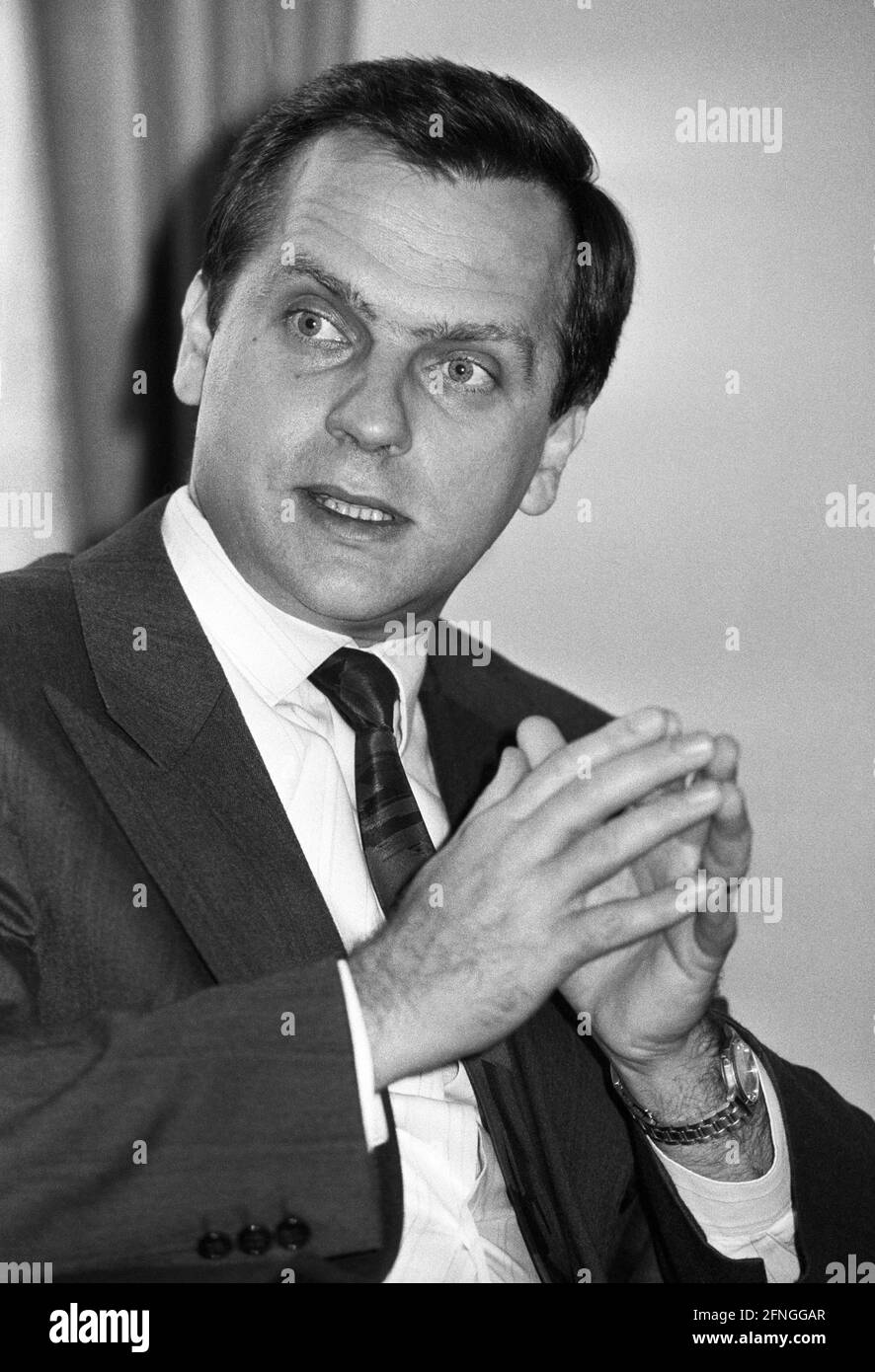 Allemagne, Bonn 23.10.1990. Archive No: 21-01-18 Ministre fédéral des Transports Krause photo: Ministre fédéral des Transports Guenther Krause [traduction automatique] Banque D'Images