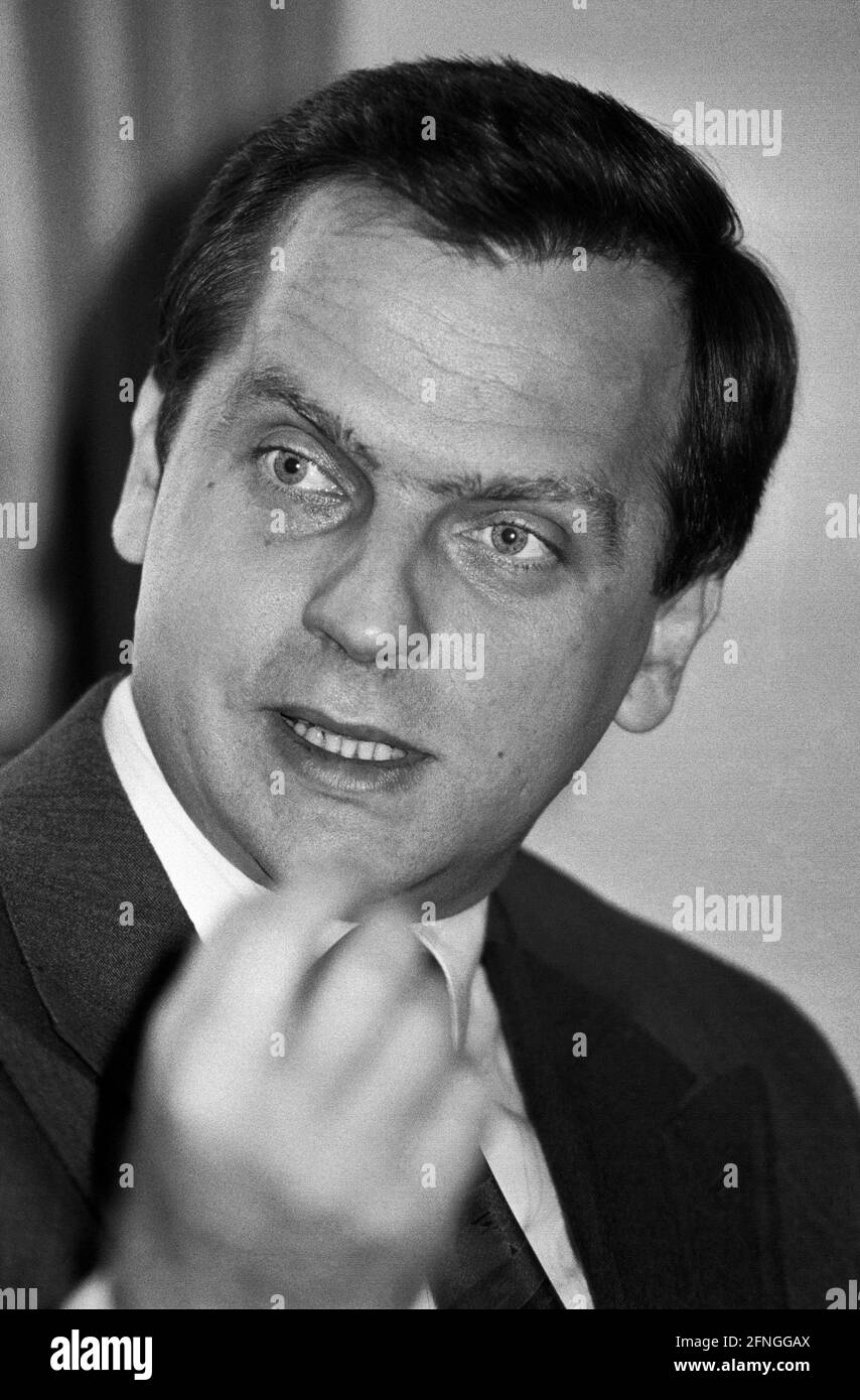 Allemagne, Bonn 23.10.1990. Archive No: 21-01-14 Ministre fédéral des Transports Krause photo: Ministre fédéral des Transports Guenther Krause [traduction automatique] Banque D'Images