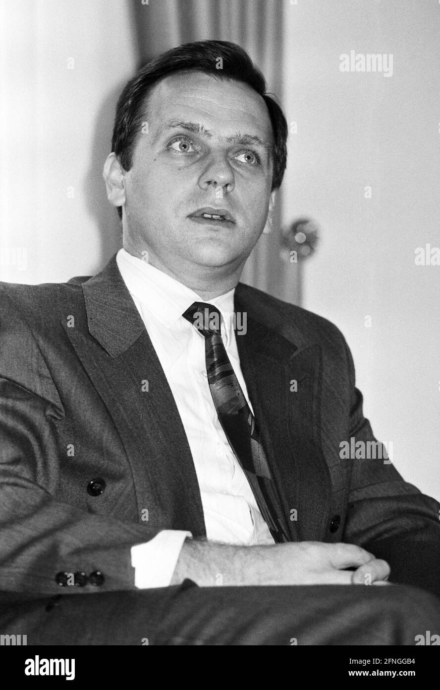 Allemagne, Bonn 23.10.1990. Archive No: 21-01-30 Ministre fédéral des Transports Krause photo: Ministre fédéral des Transports Guenther Krause [traduction automatique] Banque D'Images