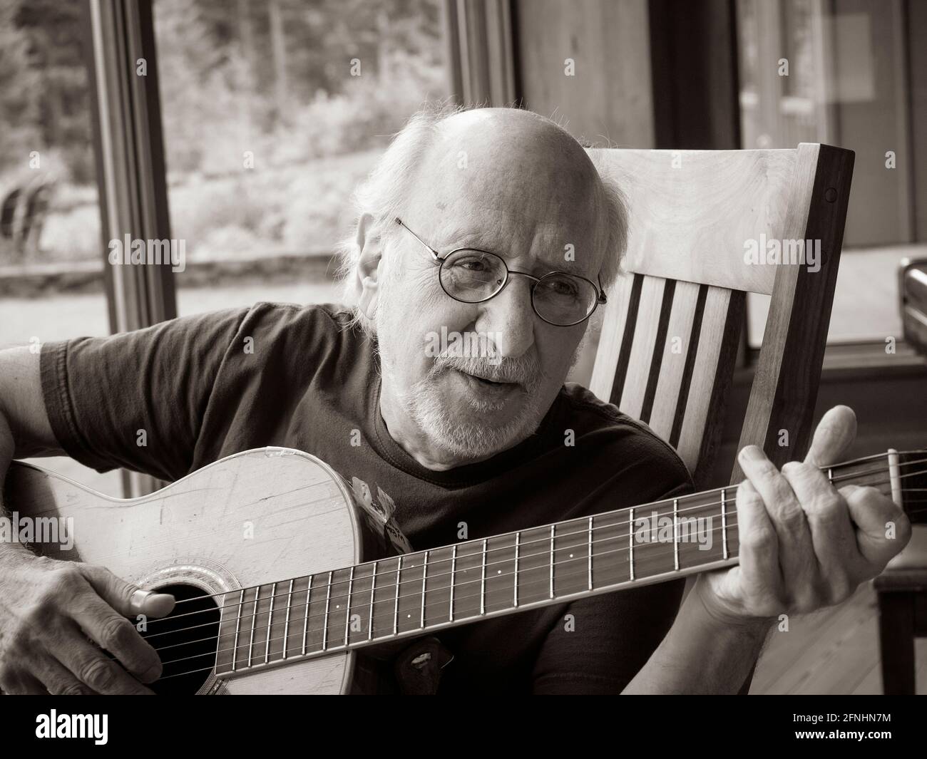 Chanteur de Peter Yarrow du groupe folklorique des années 1960, Peter Paul et Mary. Banque D'Images