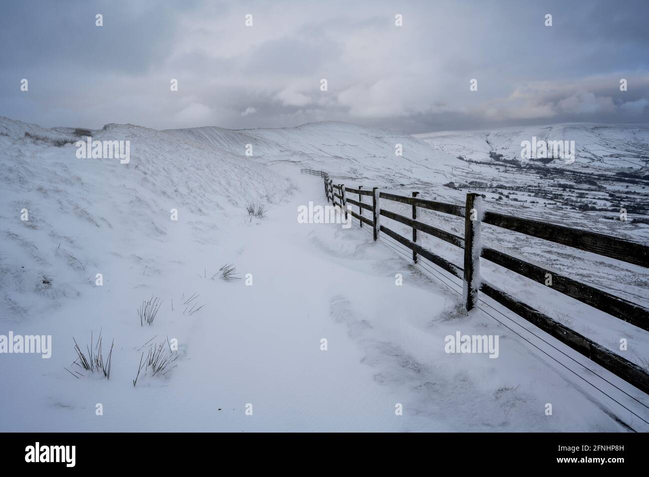 Rushup Edge dans des conditions de neige, Peak District Derbyshire Banque D'Images